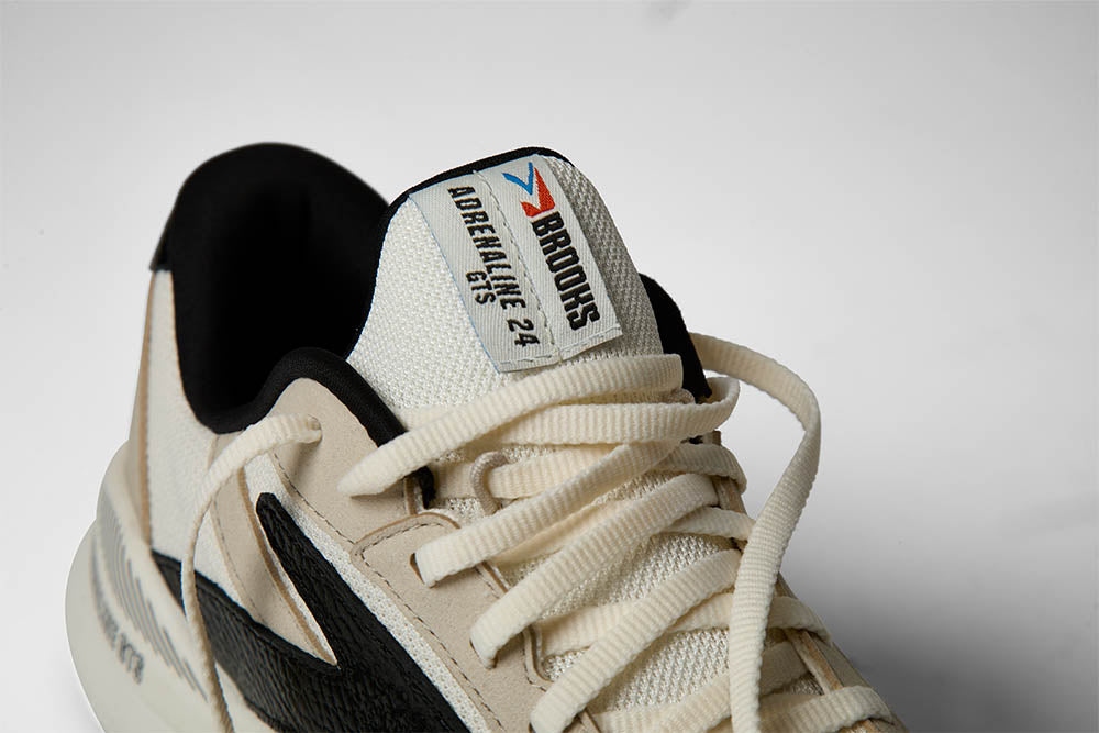 AdrenalineGTS24 (アドレナリンGTS24 ブラック/ホワイト2)