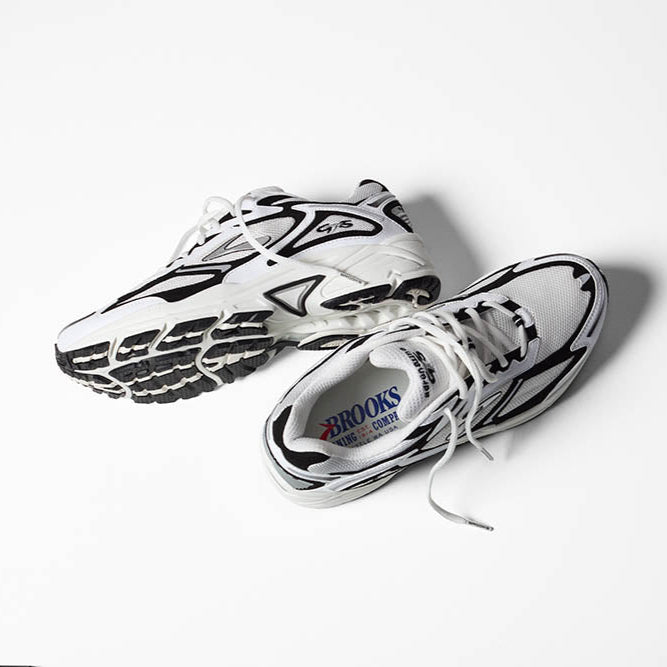 Adrenaline GTS 4 (アドレナリンGTS4 ホワイト/ブラック)